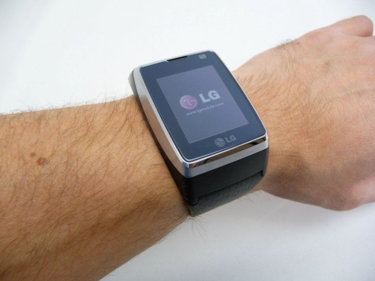 LG Review: LG Watchphone